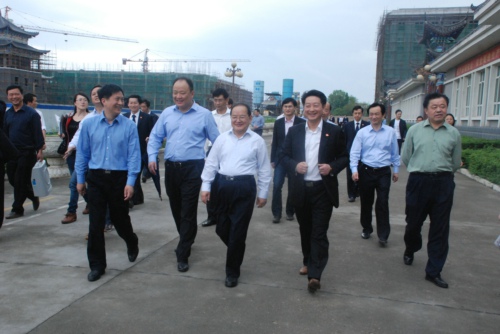 鹿心社省長(zhǎng)視察仁和集團(tuán)